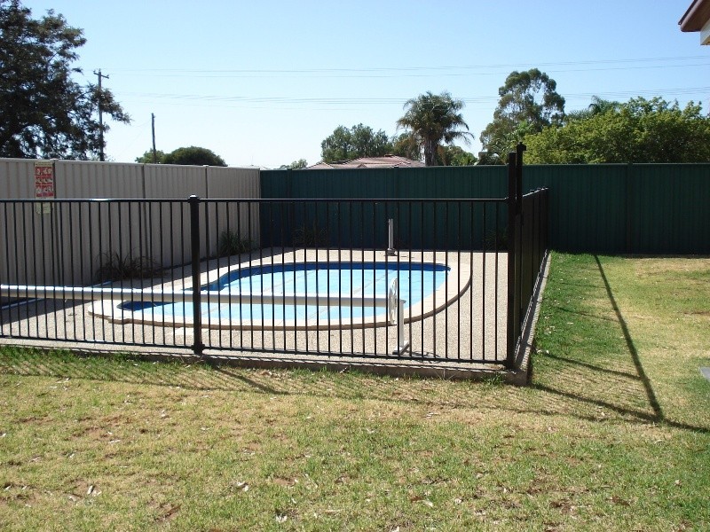 6 Wing Crescent, Mulwala NSW 2647