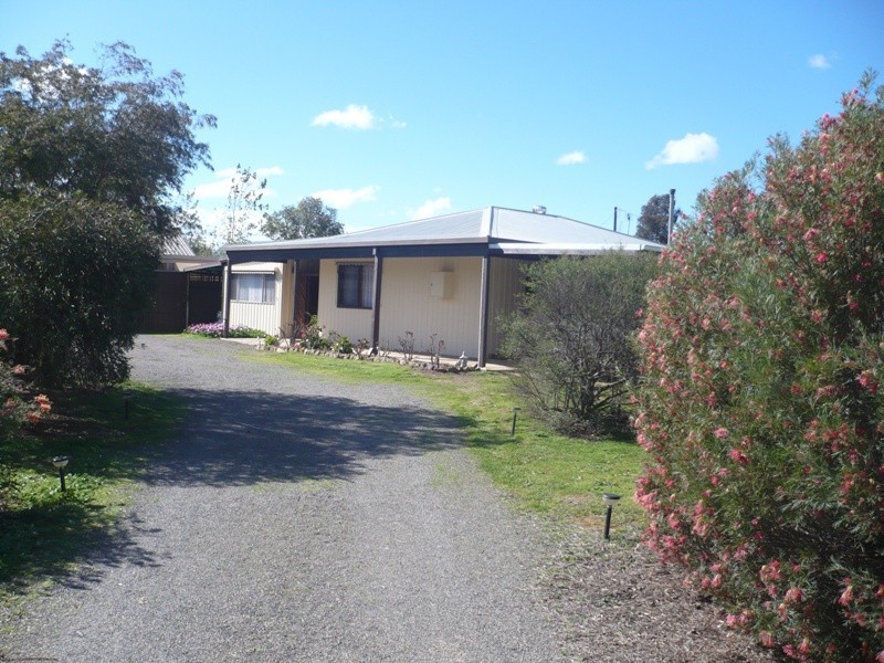 14 Hazelle Court, Yarrawonga VIC 3730