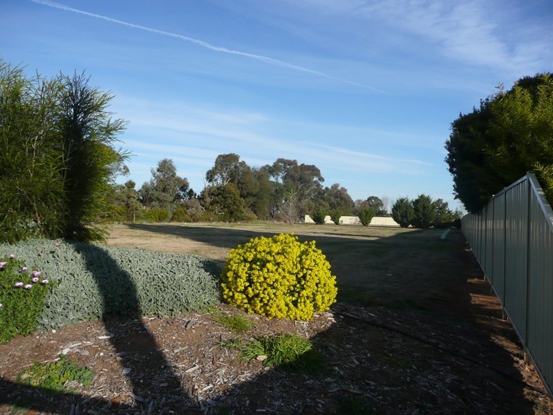 49A South Road, Yarrawonga VIC 3730