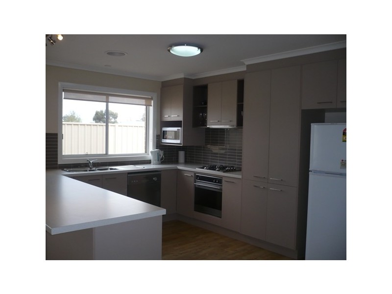 2/36 Heather Circuit, Mulwala NSW 2647