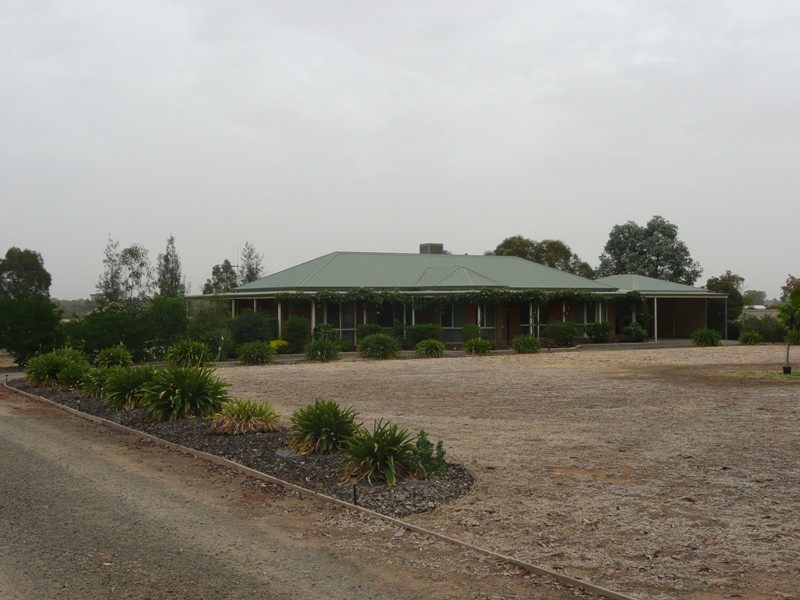 21 James Lillis Drive, Yarrawonga VIC 3730
