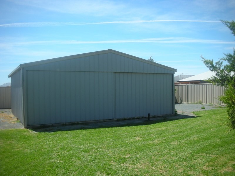 4 Fields Avenue, Yarrawonga VIC 3730