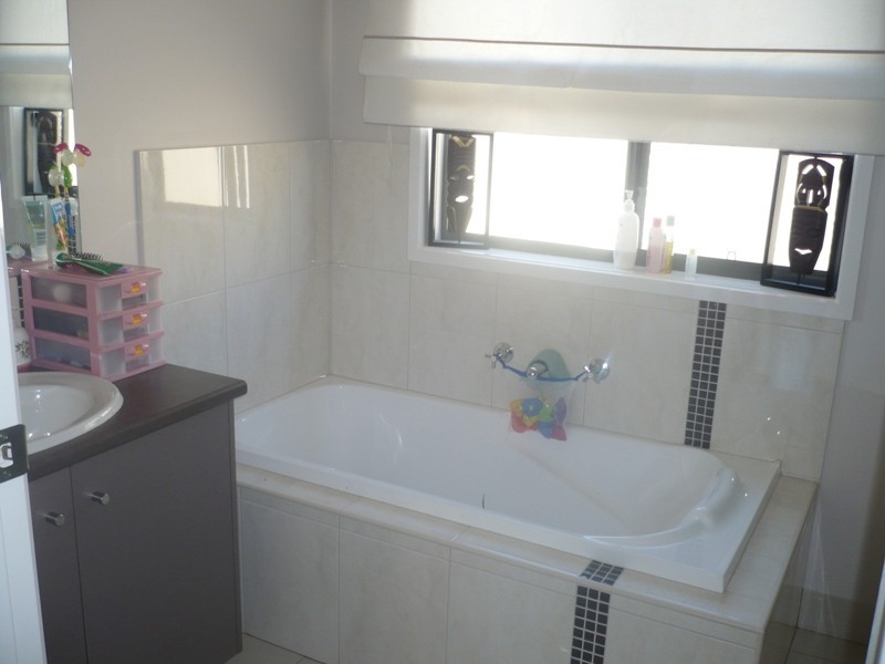 33 Irvine Parade, Yarrawonga NSW 2850