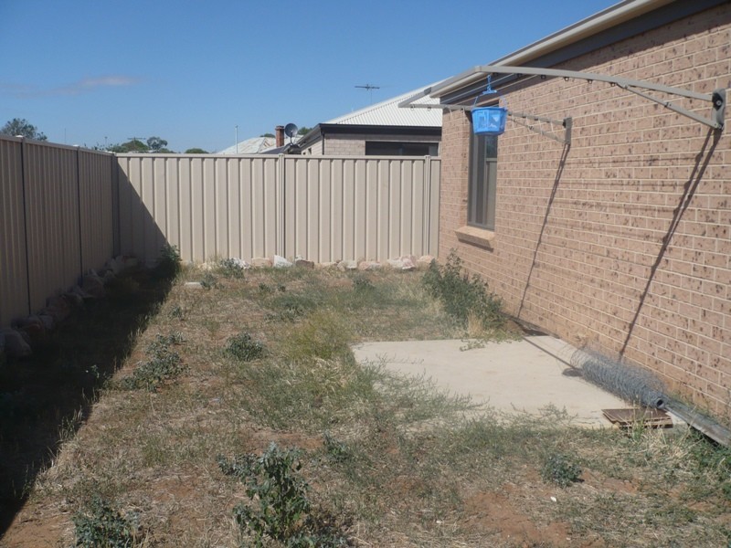 33 Irvine Parade, Yarrawonga NSW 2850