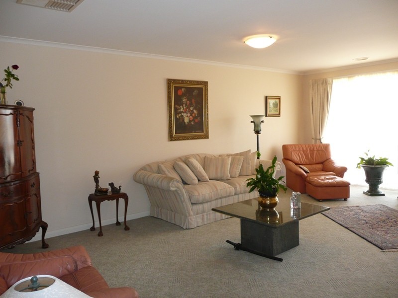 54 Steneker Crescent, Yarrawonga VIC 3730