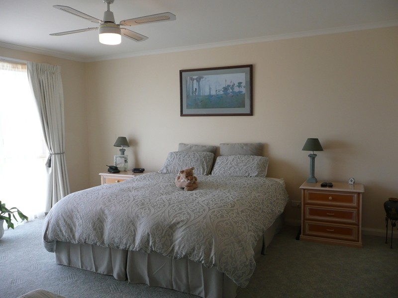 54 Steneker Crescent, Yarrawonga VIC 3730