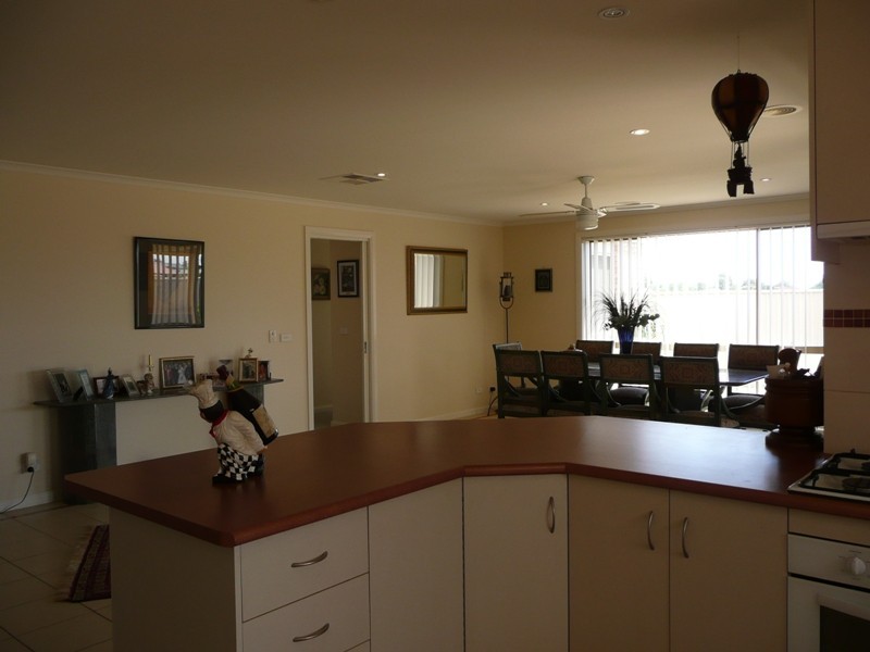 54 Steneker Crescent, Yarrawonga VIC 3730