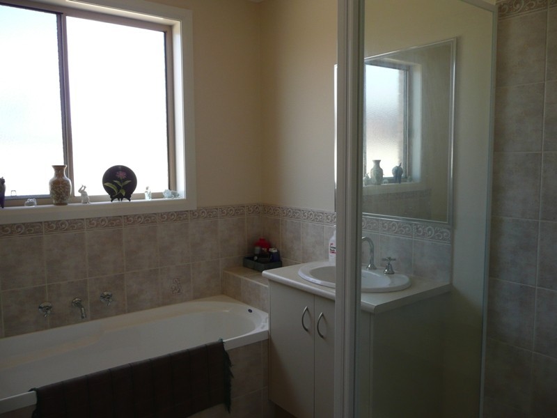 54 Steneker Crescent, Yarrawonga VIC 3730