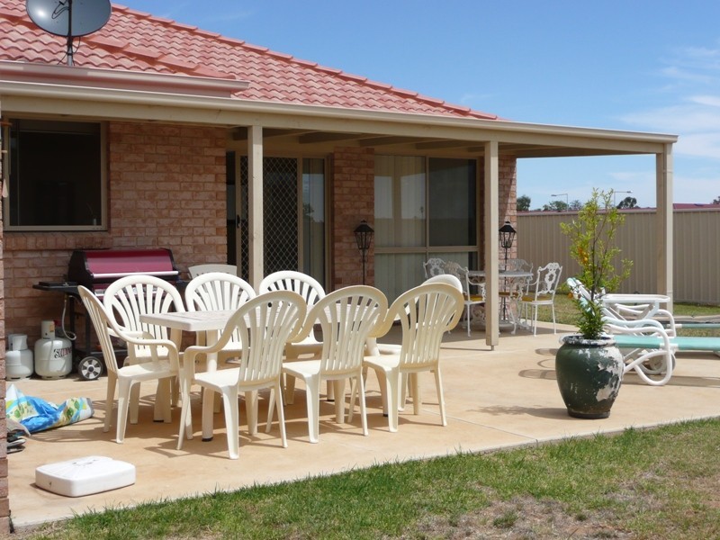 54 Steneker Crescent, Yarrawonga VIC 3730