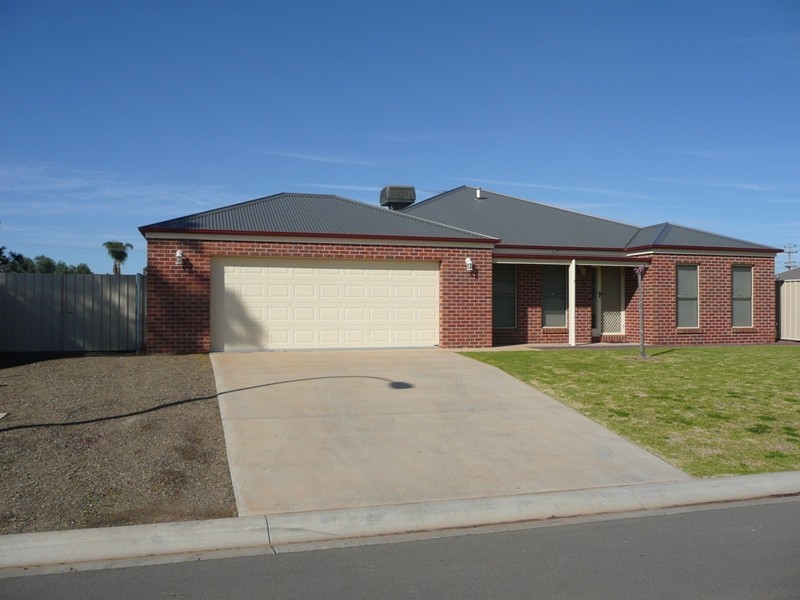 6 Wing Crescent, Mulwala NSW 2647