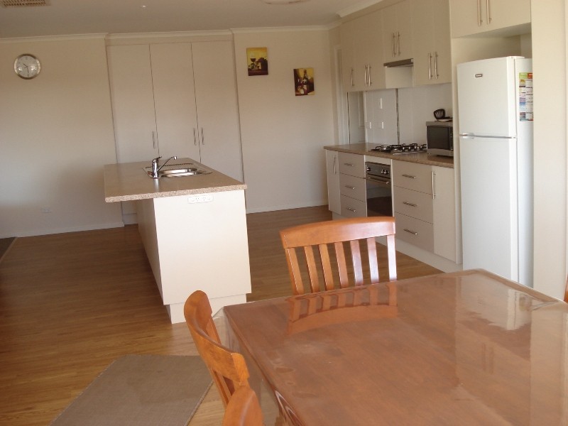 6 Wing Crescent, Mulwala NSW 2647