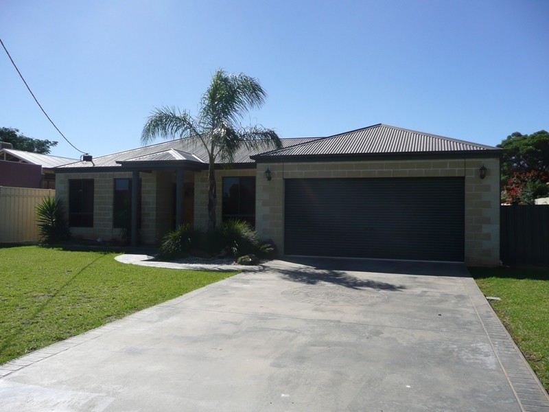 104 South Road, Yarrawonga VIC 3730