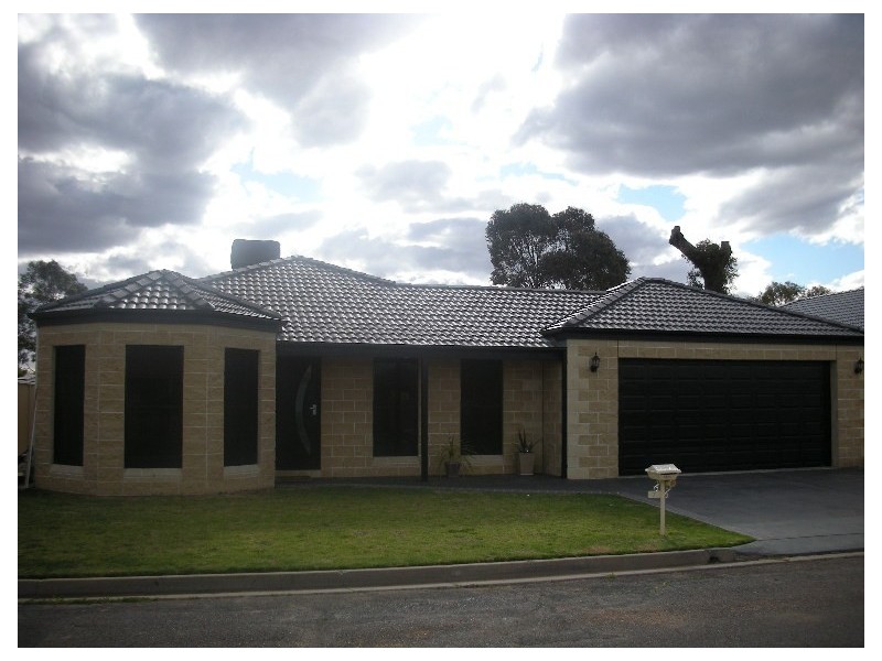 7 Anglers Close, Mulwala NSW 2647