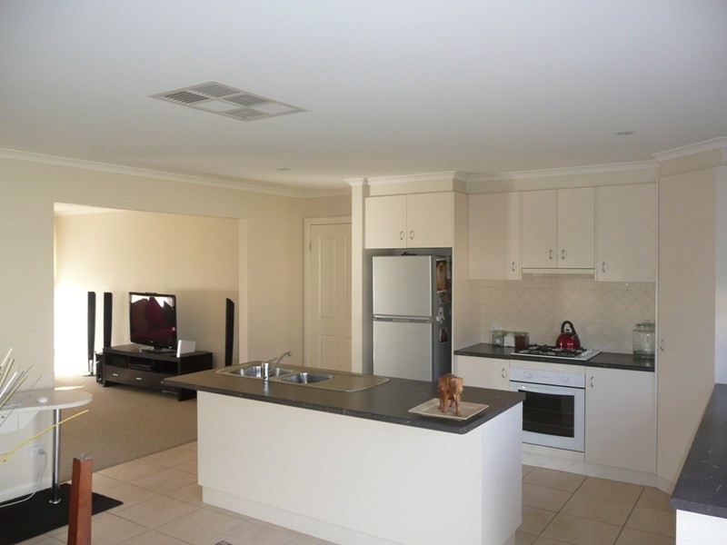 1 Champagne Crescent, Yarrawonga VIC 3730