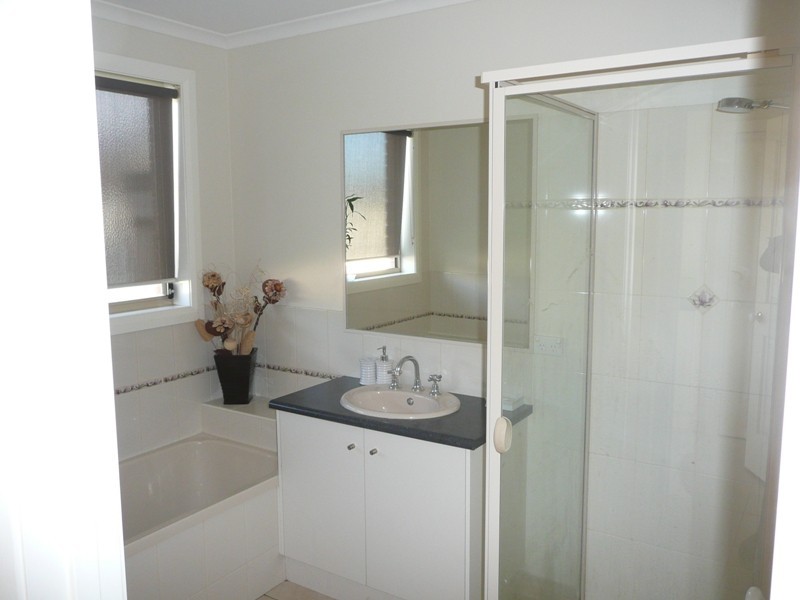 1 Champagne Crescent, Yarrawonga VIC 3730