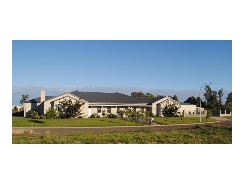 8 Amaroo Court, Mulwala NSW 2647