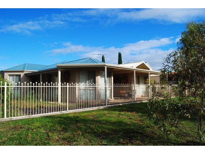 2/14 Woods Road, Yarrawonga VIC 3730