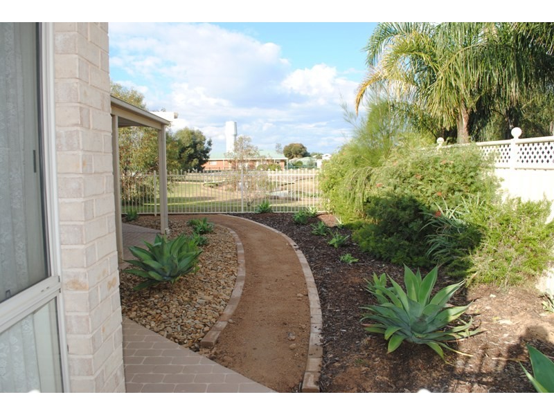 2/14 Woods Road, Yarrawonga VIC 3730