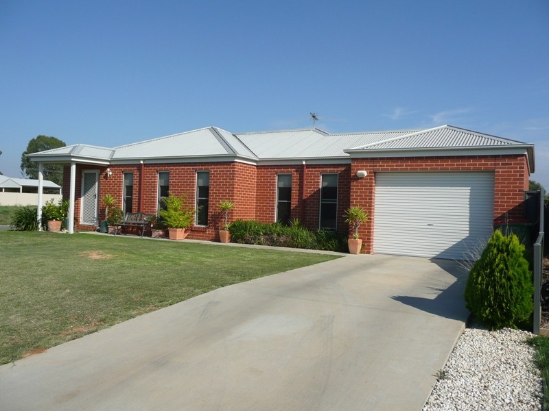 5 Wing Crecsent, Mulwala NSW 2647