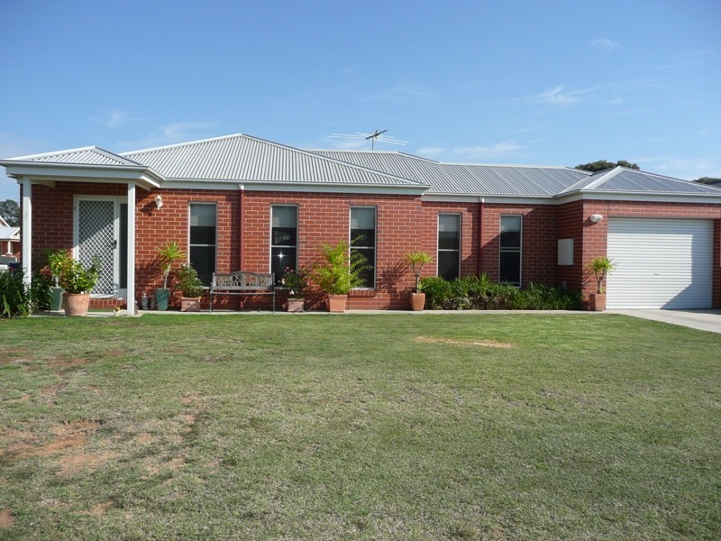 5 Wing Crecsent, Mulwala NSW 2647