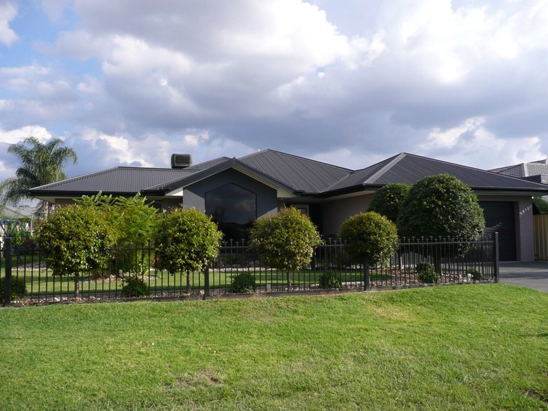 27 Henderson Street, Yarrawonga VIC 3730