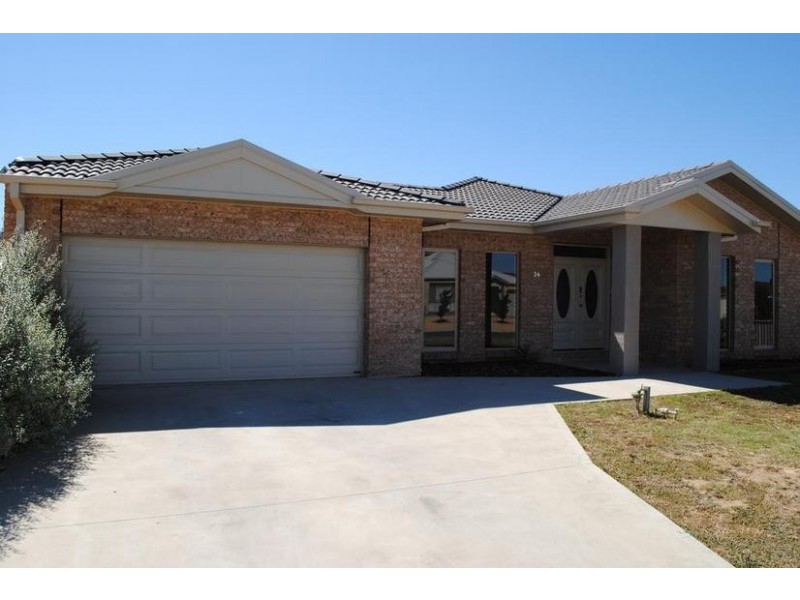 24 Steneker Crescent, Yarrawonga VIC 3730
