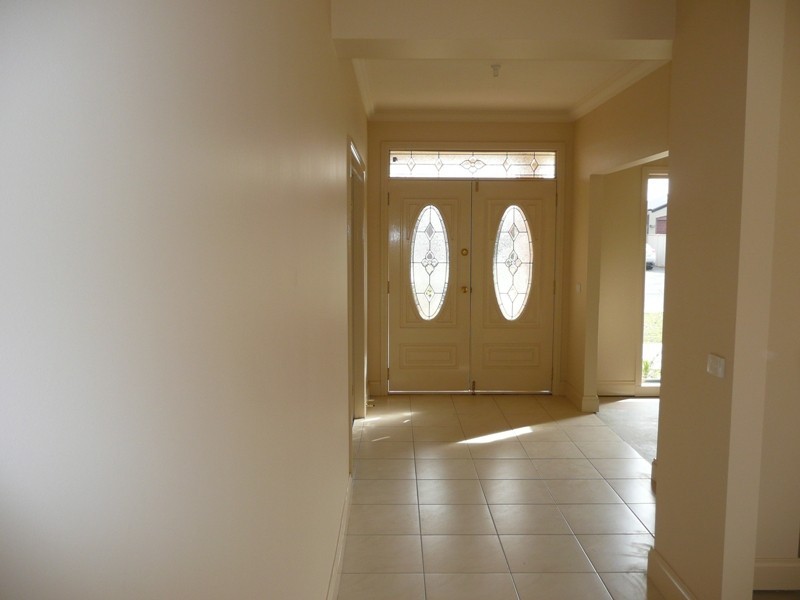 24 Steneker Crescent, Yarrawonga VIC 3730