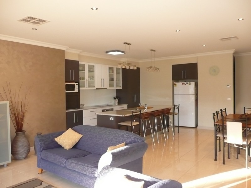 13 Steneker Crescent, Yarrawonga VIC 3730