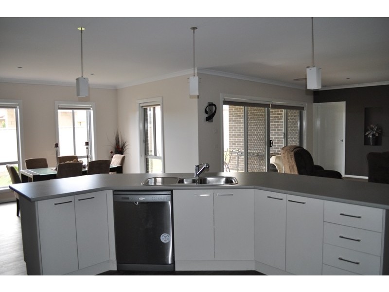 28 Fiona Drive, Yarrawonga VIC 3730