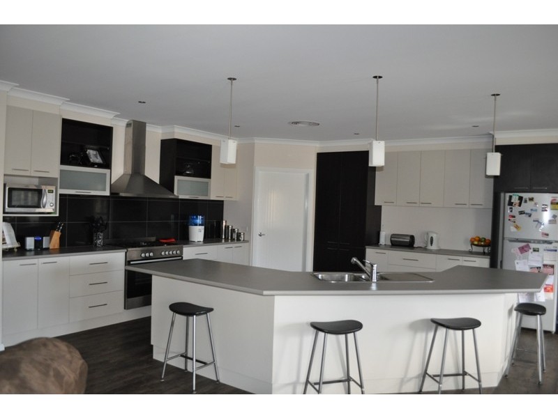 28 Fiona Drive, Yarrawonga VIC 3730