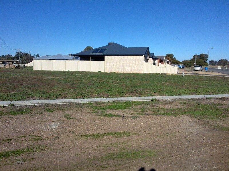 27 Irvine Parade, Yarrawonga VIC 3730