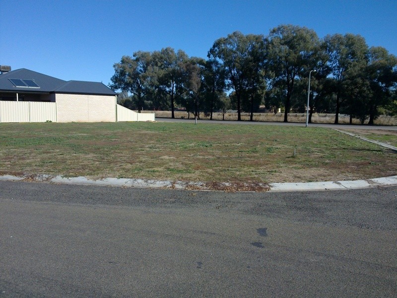 27 Irvine Parade, Yarrawonga VIC 3730