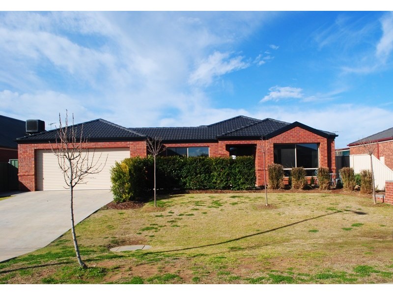 8 Anchorage Way, Yarrawonga VIC 3730