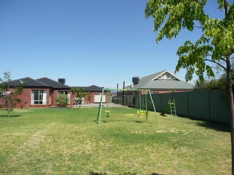 8 Anchorage Way, Yarrawonga VIC 3730