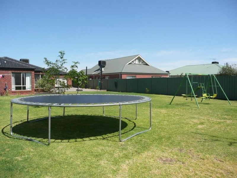 8 Anchorage Way, Yarrawonga VIC 3730