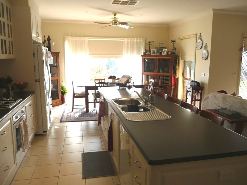 16 Derry Drive, Yarrawonga VIC 3730