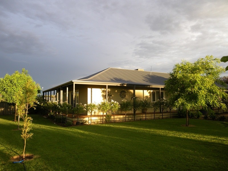 106 Murphy Street, Yundool VIC 3727