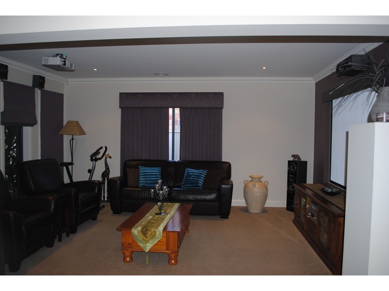 37 Zorro Drive, Yarrawonga VIC 3730