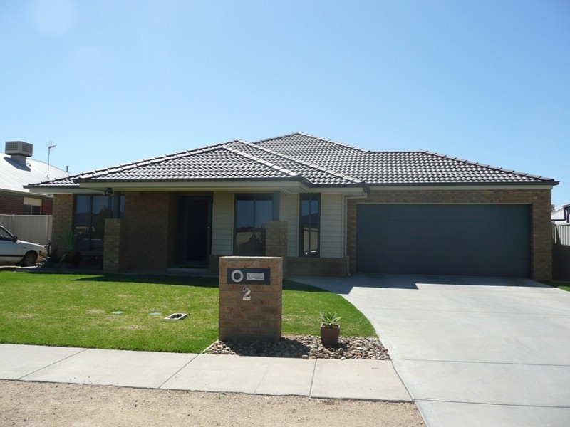 2 Fields Avenue, Yarrawonga VIC 3730