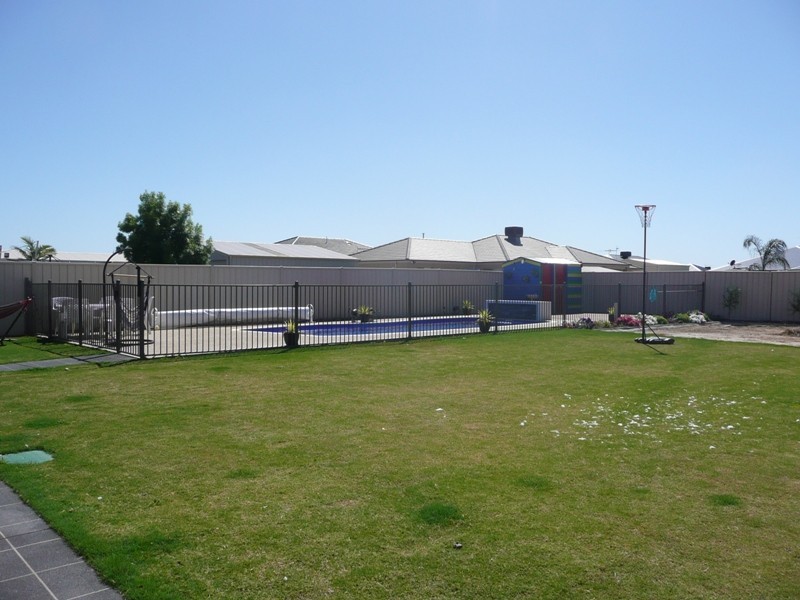 2 Fields Avenue, Yarrawonga VIC 3730