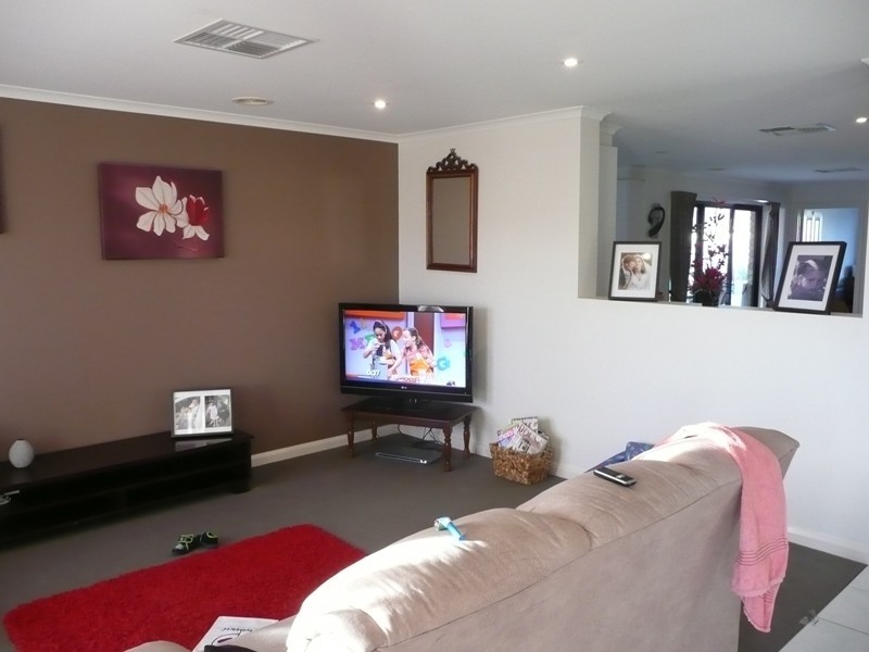 18 Derry Drive, Yarrawonga NSW 2850