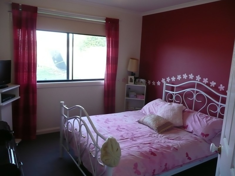 18 Derry Drive, Yarrawonga NSW 2850
