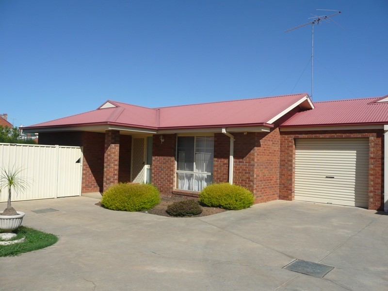 3/4 Hovell Street, Yarrawonga VIC 3730