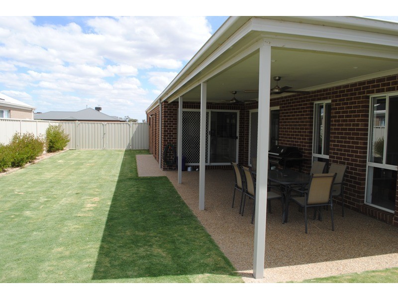 69 Lakeview Circuit, Yarrawonga VIC 3730