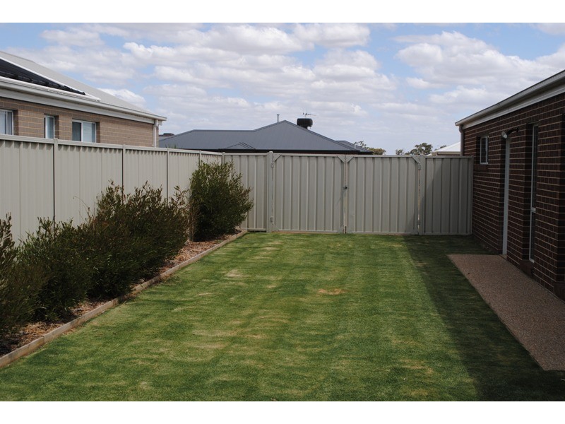 69 Lakeview Circuit, Yarrawonga VIC 3730