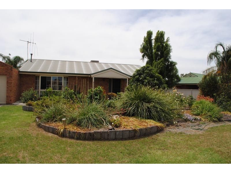Unit 1/2 Leslie Mews, Yarrawonga VIC 3730