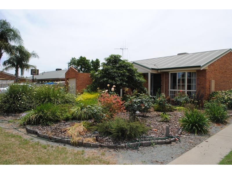 Unit 1/2 Leslie Mews, Yarrawonga VIC 3730