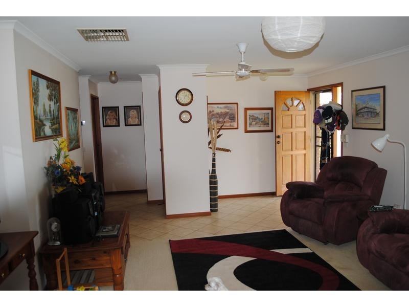 Unit 1/2 Leslie Mews, Yarrawonga VIC 3730