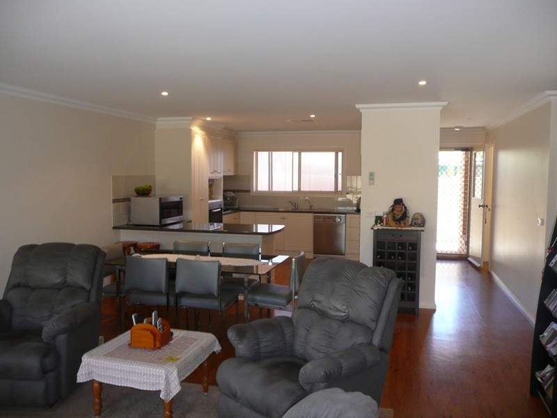 2/8 Dunlop Street, Yarrawonga VIC 3730