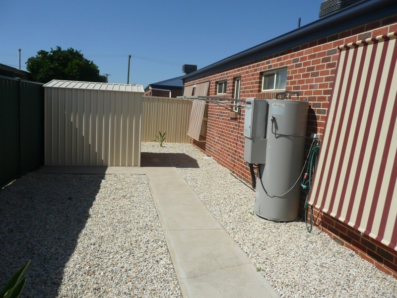 2/8 Dunlop Street, Yarrawonga VIC 3730